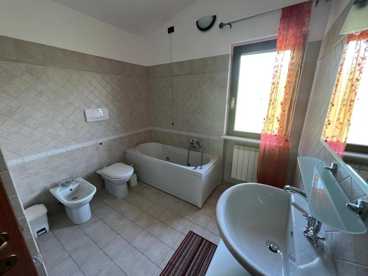 Апартаменти Casa Meraviglia Монтезільвано Екстер'єр фото